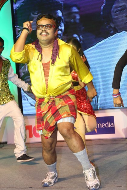 Sampu-Babu-Performance-at-Ra-Ra-Krishnayya-Audio